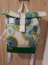 Laden Sie das Bild in den Galerie-Viewer, Rolltop-Rucksack