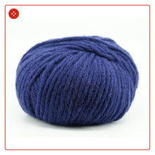 Laden Sie das Bild in den Galerie-Viewer, Wolle CANDY