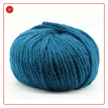 Laden Sie das Bild in den Galerie-Viewer, Wolle CANDY