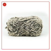 Laden Sie das Bild in den Galerie-Viewer, Wolle CUDDLY