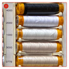 Carica l'immagine nel visualizzatore di Gallery, Filo per asole N.30 per cuciture a mano e cuciture decorative