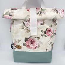 Laden Sie das Bild in den Galerie-Viewer, Rolltop-Rucksack