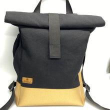 Laden Sie das Bild in den Galerie-Viewer, Rolltop-Rucksack